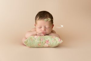Lee más sobre el artículo Newborn – Sesión Recién Nacido Julia