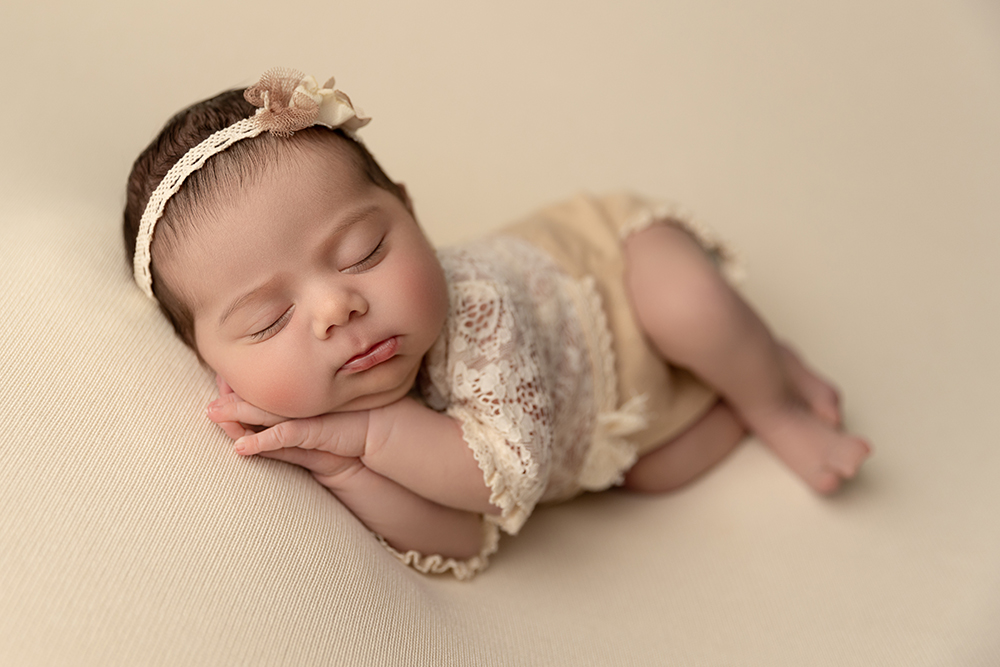 Lee más sobre el artículo Fotografía Newborn – Sesión Newborn Celia