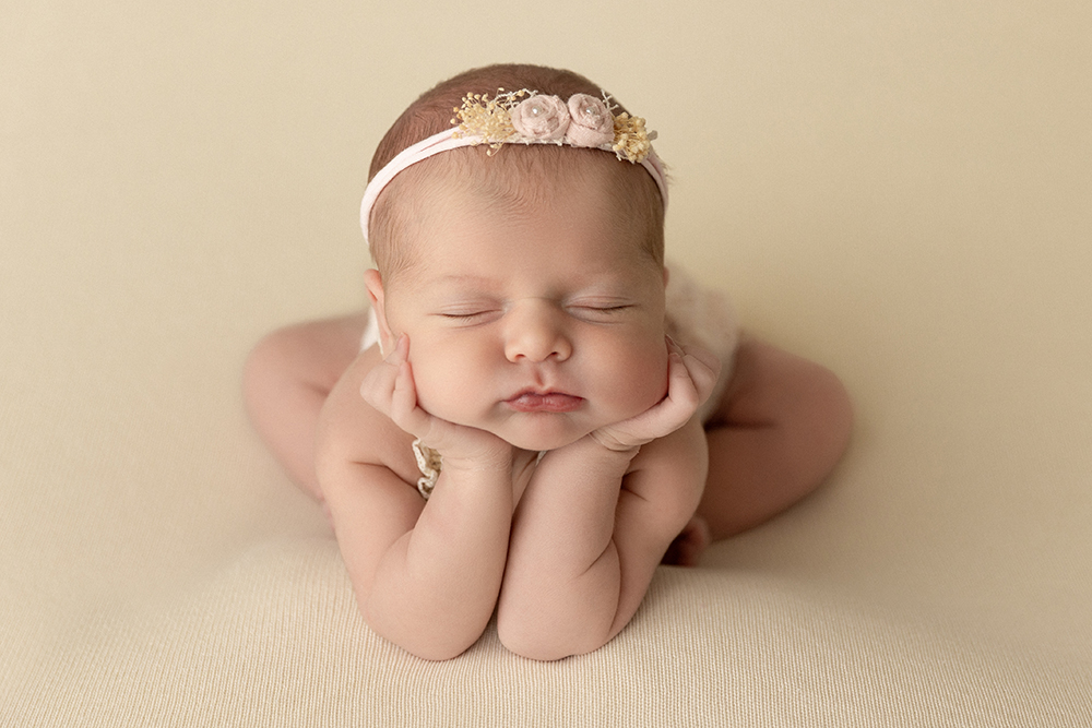 Lee más sobre el artículo Sesión Newborn Cádiz – Recién Nacido Claudia